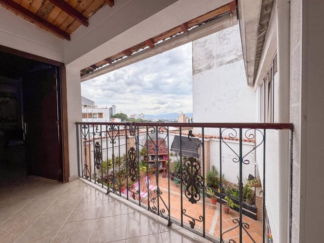 Casa de 6 alcobas en venta en La Floresta, Bucaramanga, 320 m² · foto 11 de 22