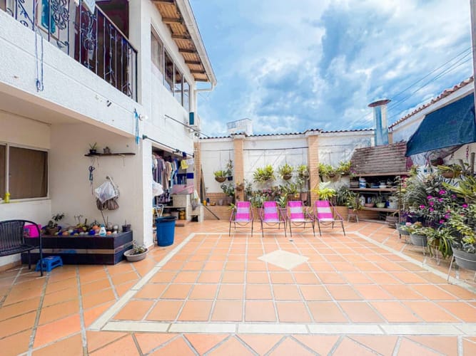 Casa de 6 alcobas en venta en La Floresta, Bucaramanga, 320 m² · foto 12 de 22