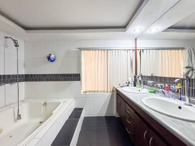 Casa de 6 alcobas en venta en La Floresta, Bucaramanga, 320 m² · foto 15 de 22