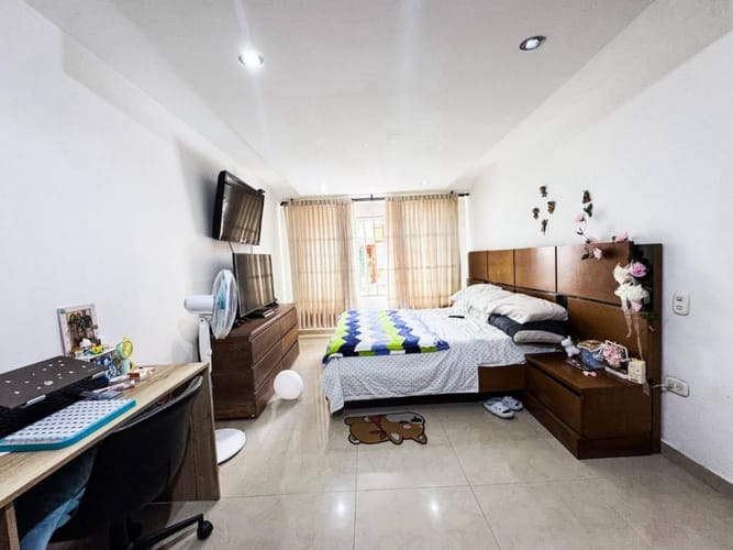 Casa de 6 alcobas en venta en La Floresta, Bucaramanga, 320 m² · foto 19 de 22