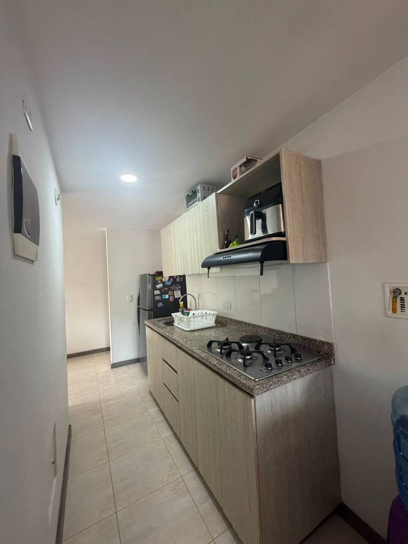 Apartamento en venta en Camparola, Itagüí · foto 2 de 19