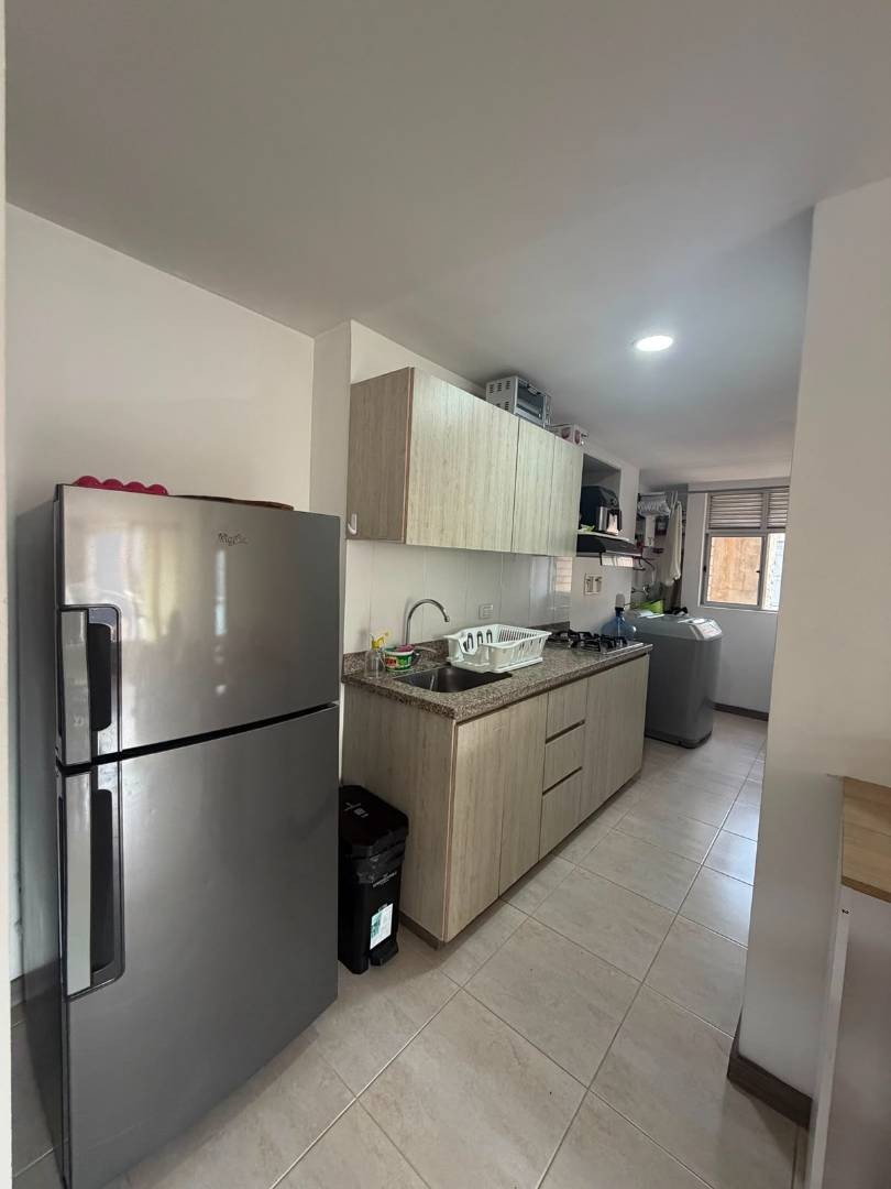 Apartamento en venta en Camparola, Itagüí · foto 3 de 19