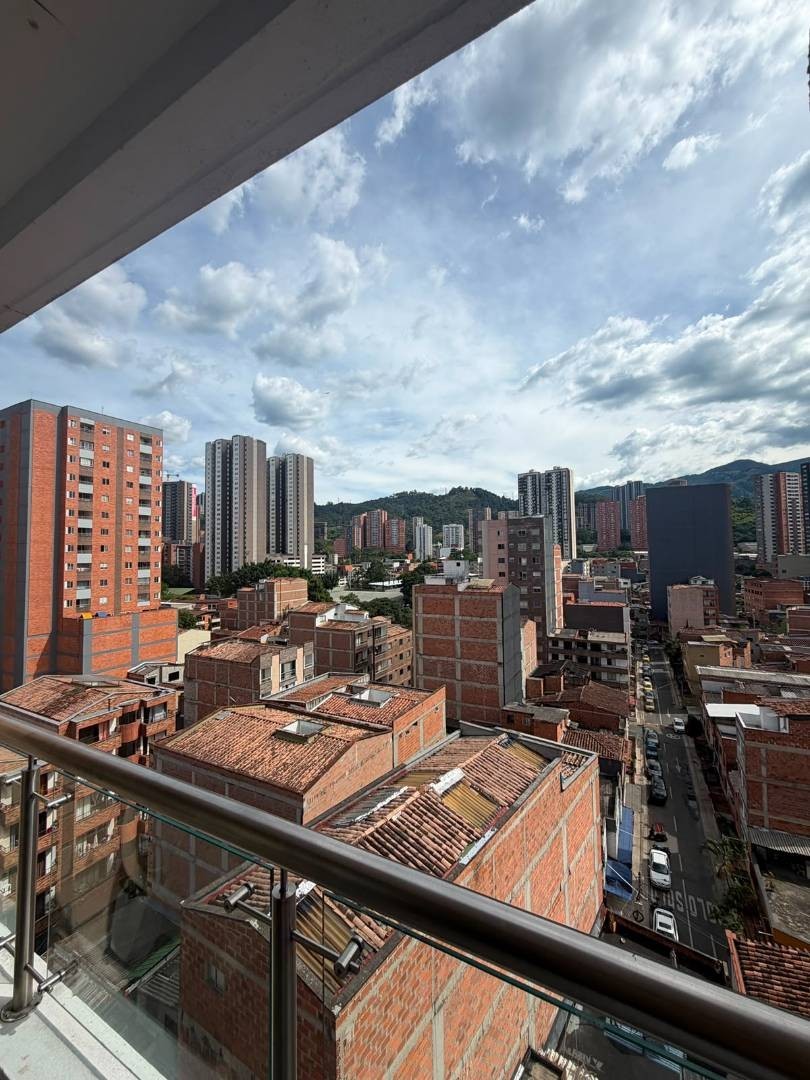 Apartamento en venta en Camparola, Itagüí · foto 12 de 19