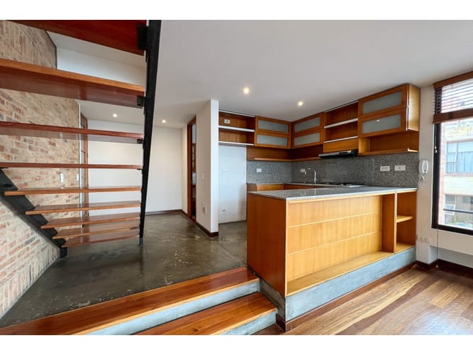 Apartamento de 1 alcoba en venta en Los Rosales, Bogotá, 90 m² · foto 2 de 17