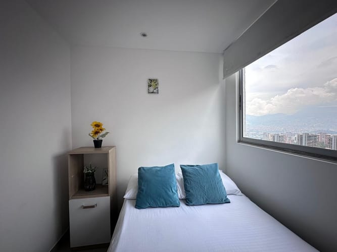 Apartamento de 1 alcoba en venta en El Tesoro, Medellín, 35 m² · foto 16 de 17