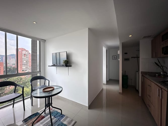 Apartamento de 1 alcoba en venta en El Tesoro, Medellín, 35 m² · foto 3 de 17