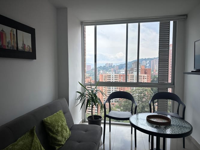 Apartamento de 1 alcoba en venta en El Tesoro, Medellín, 35 m² · foto 4 de 17