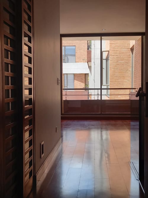 Apartamento de 2 alcobas en venta en Chicó Navarra, Bogotá, 76 m² · foto 7 de 18