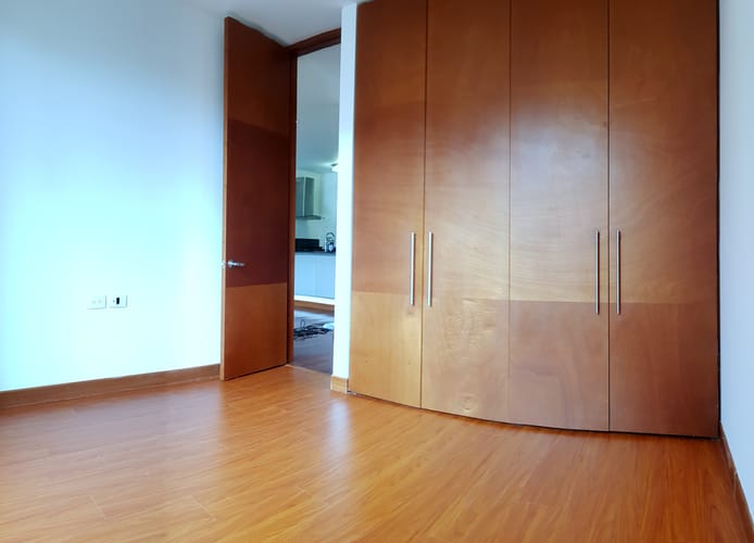 Apartamento de 2 alcobas en venta en Chicó Navarra, Bogotá, 76 m² · foto 9 de 18