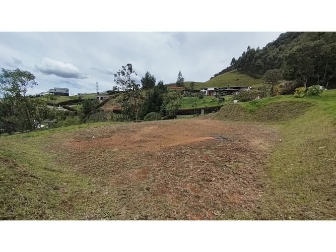 Lote en venta en El Tambo, La Ceja, 2501 m² · foto 4 de 12