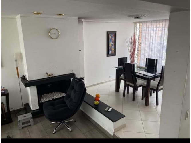 Casa de 4 alcobas en venta en Pontevedra, Bogotá, 140 m² · foto 3 de 7