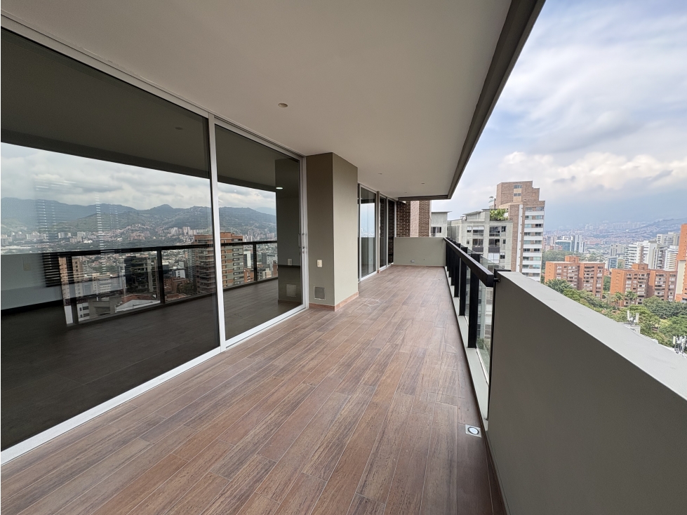 Apartamento en arriendo en El Poblado, Medellín · foto 3 de 24