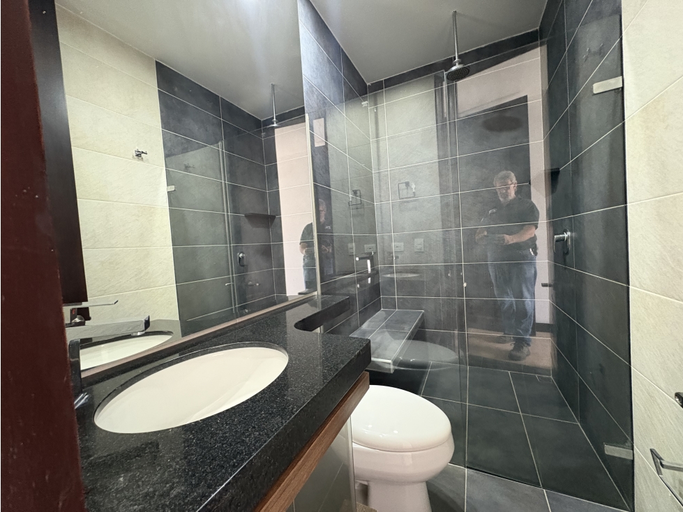 Apartamento en arriendo en El Poblado, Medellín · foto 11 de 24