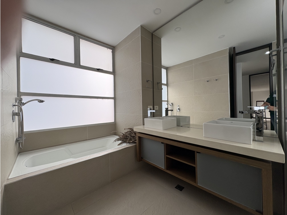 Apartamento en arriendo en El Poblado, Medellín · foto 13 de 24