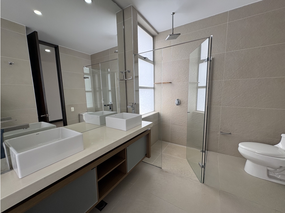 Apartamento en arriendo en El Poblado, Medellín · foto 14 de 24
