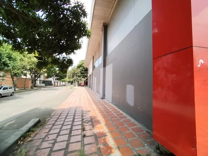 Local en arriendo en Prados Del Norte, Cali, 1023 m² · foto 9 de 13