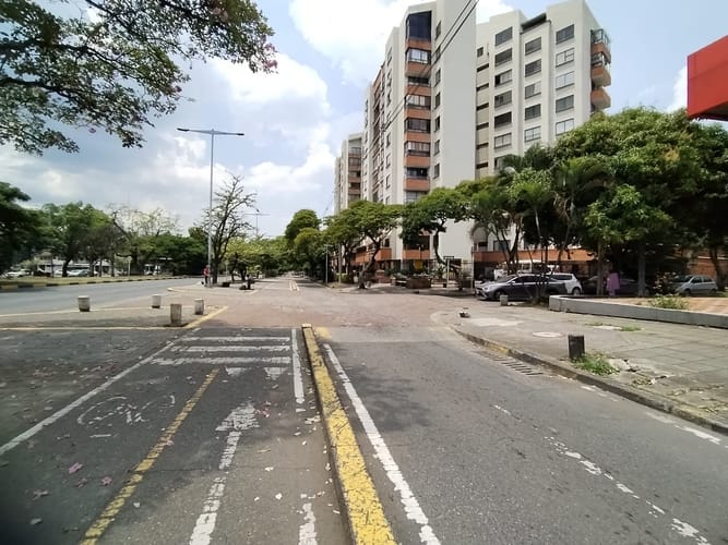 Local en arriendo en Prados Del Norte, Cali, 1023 m² · foto 10 de 13