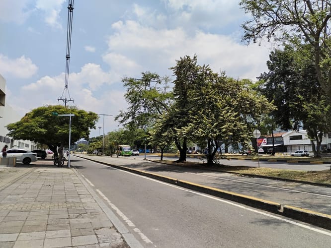Local en arriendo en Prados Del Norte, Cali, 1023 m² · foto 11 de 13
