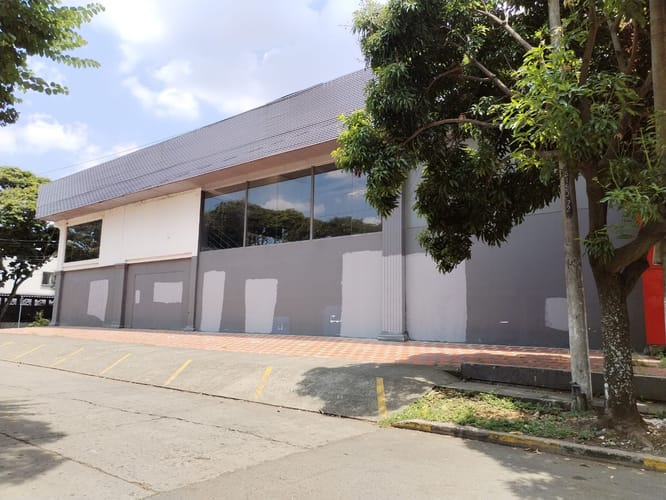 Local en arriendo en Prados Del Norte, Cali, 1023 m² · foto 7 de 13