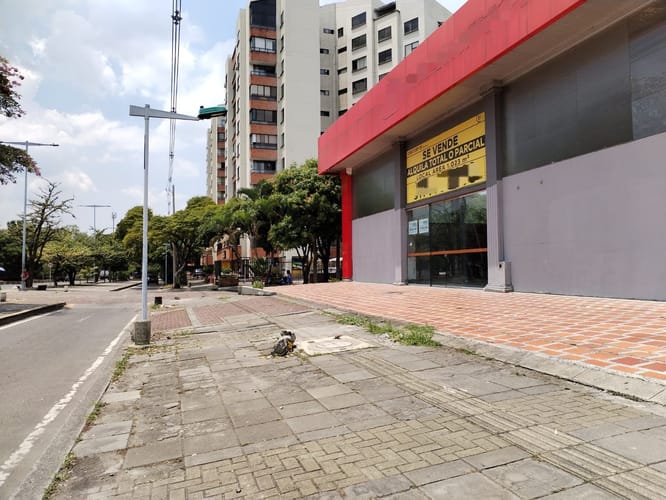 Local en arriendo en Prados Del Norte, Cali, 1023 m² · foto 4 de 13
