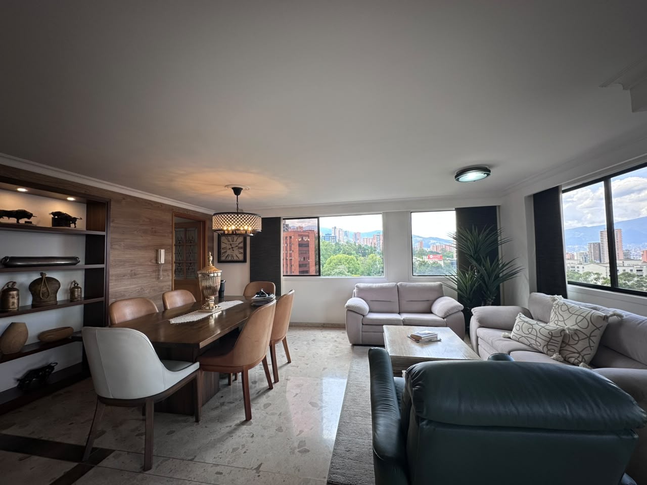Apartamento en venta en El Poblado, Medellín · foto 6 de 19