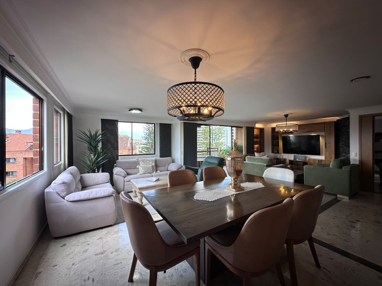 Apartamento en venta en El Poblado, Medellín · foto 5 de 19