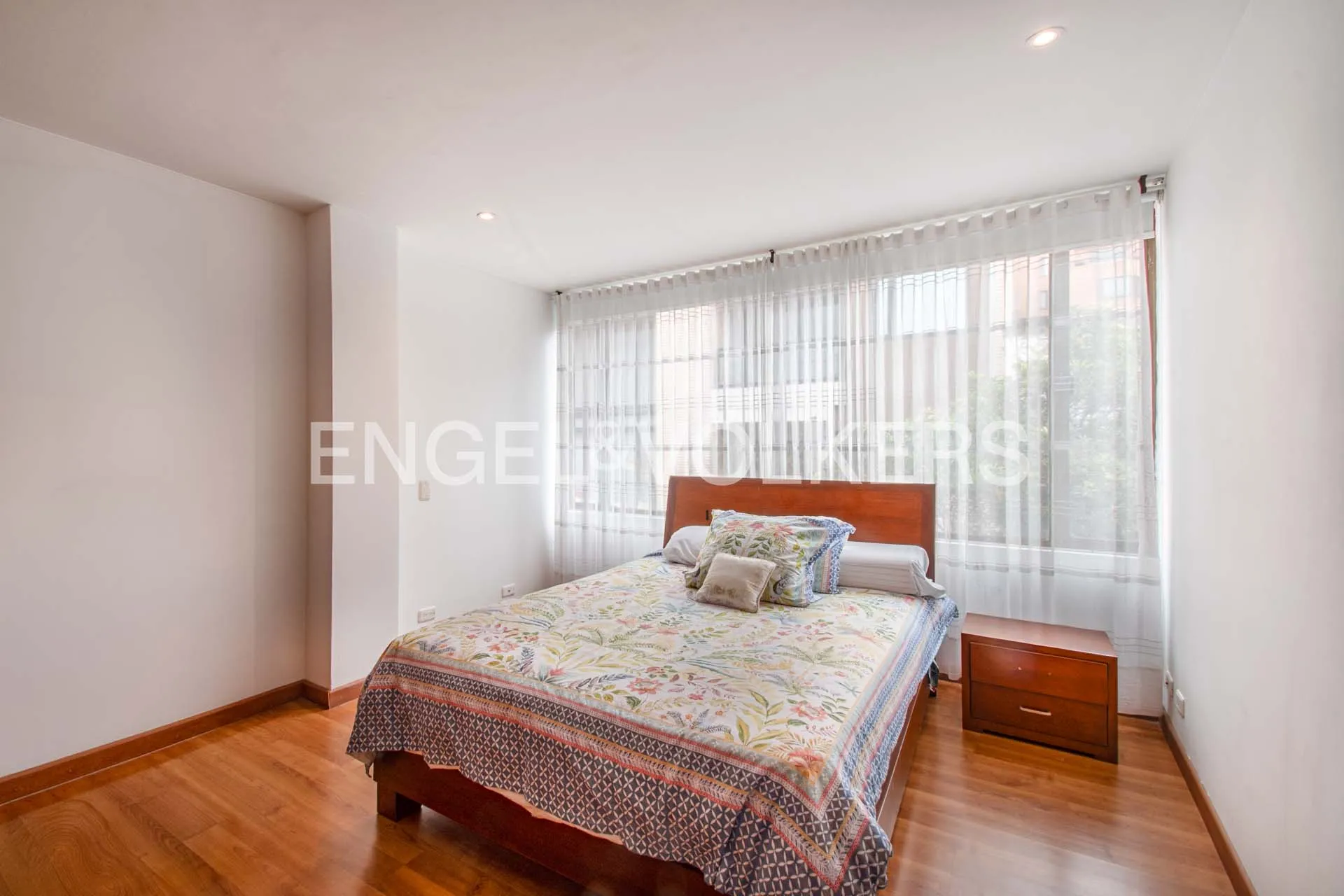 Apartamento en venta en Los Rosales, Bogotá · foto 13 de 19