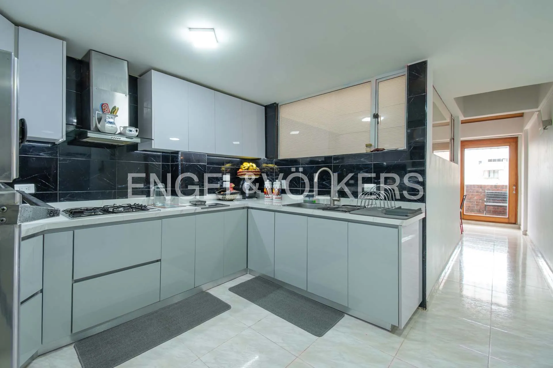 Apartamento en venta en Los Rosales, Bogotá · foto 7 de 19