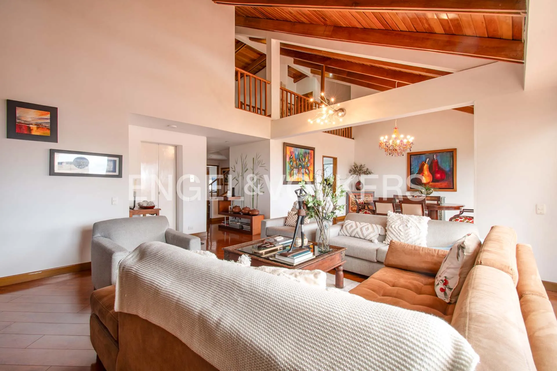 Apartamento en venta en Los Rosales, Bogotá · foto 2 de 19