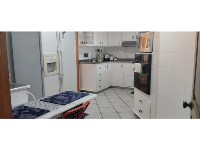 Apartamento en venta en Santa Barbara, Bogotá, 207 m² · foto 9 de 20