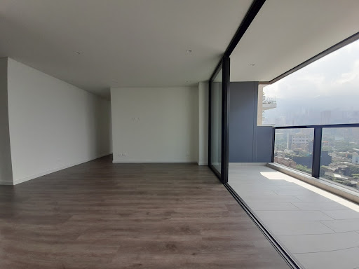Apartamento en arriendo en Lalinde, Medellín · foto 5 de 23