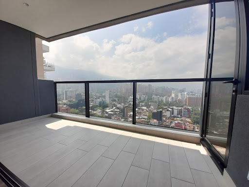 Apartamento en arriendo en Lalinde, Medellín · foto 8 de 23