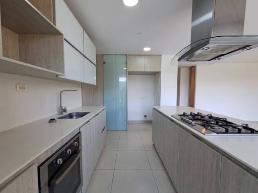 Apartamento de 3 alcobas en arriendo en Castropol, Medellín, 154 m² · foto 6 de 24