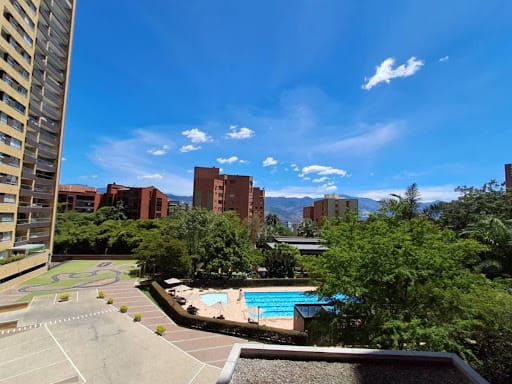 Apartamento de 3 alcobas en arriendo en Castropol, Medellín, 154 m² · foto 11 de 24