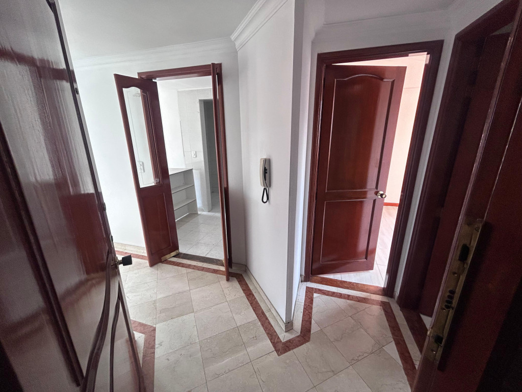 Apartamento en venta en Santa Barbara, Bogotá · foto 2 de 14