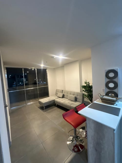 Apartamento de 2 alcobas en arriendo en El Poblado, Medellín, 55 m² · foto 3 de 20