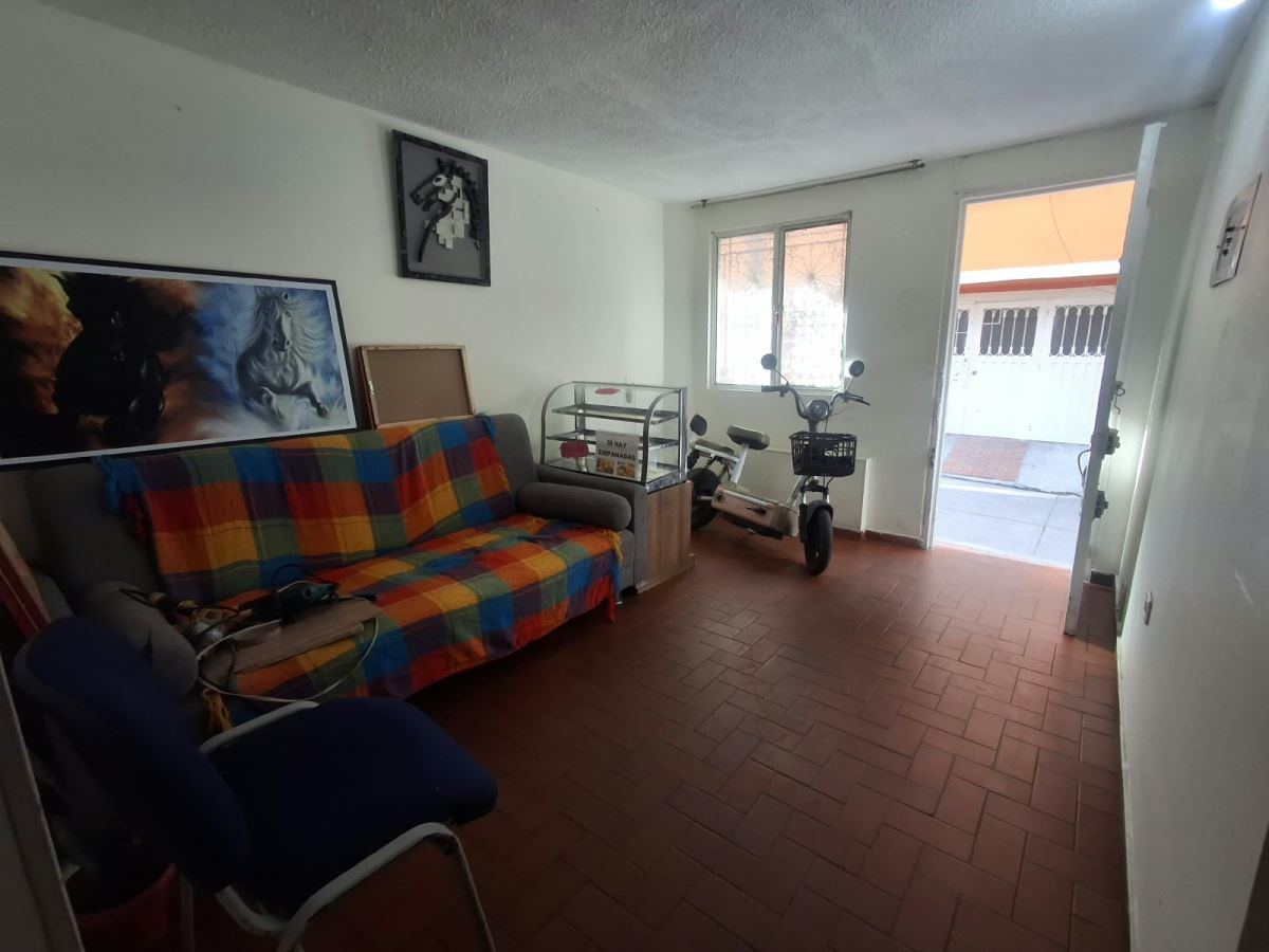 Casa en venta en Candelaria La Nueva Ii Sector, Bogotá · foto 2 de 9