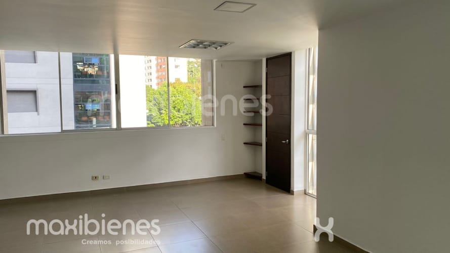 Oficina en arriendo en Los Balsos, Medellín, 52 m² · foto 4 de 8
