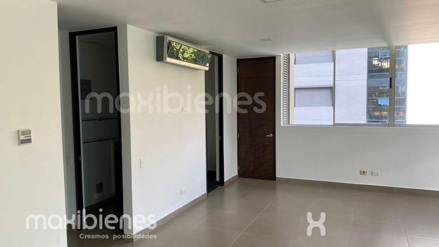 Oficina en arriendo en Los Balsos, Medellín, 52 m² · foto 6 de 8
