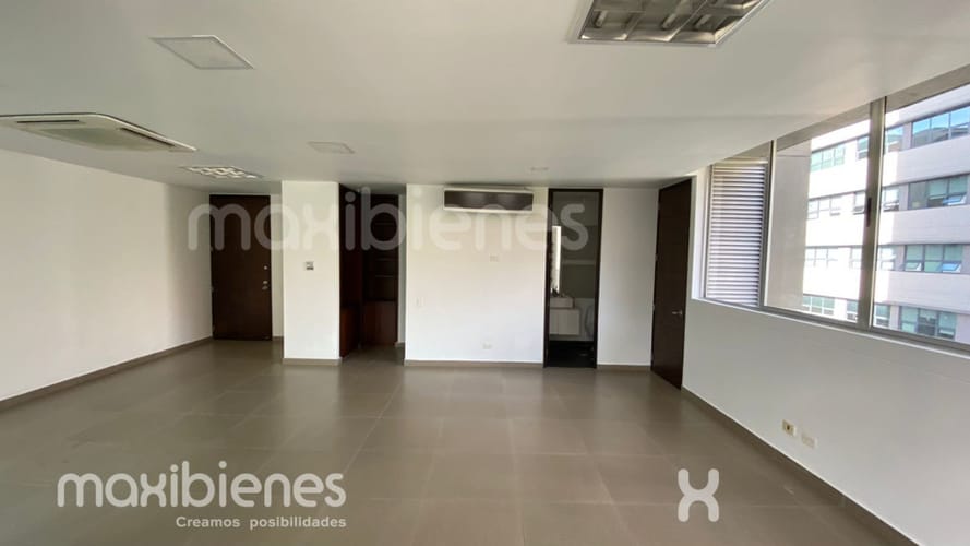 Oficina en arriendo en Los Balsos, Medellín, 52 m² · foto 7 de 8