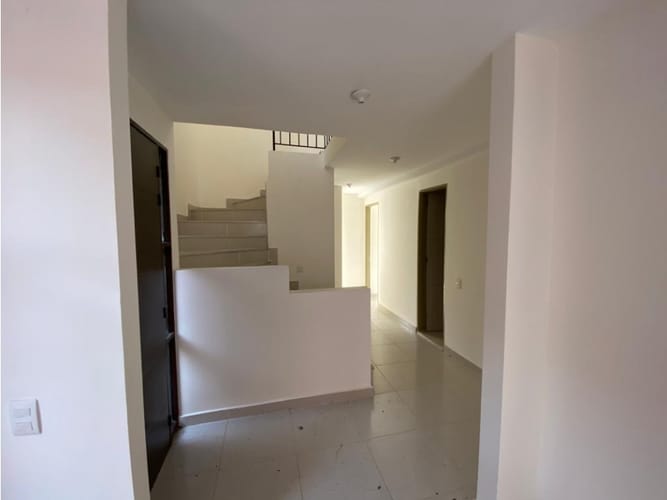 Casa de 5 alcobas en venta en El Castillo, Jamundí, 224 m² · foto 4 de 12