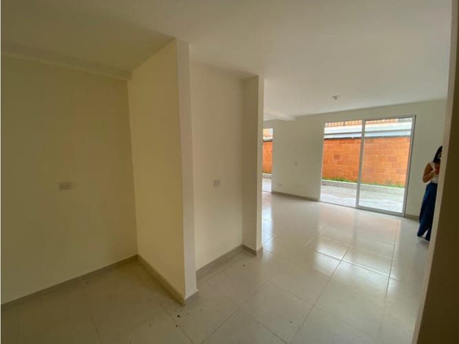Casa de 5 alcobas en venta en El Castillo, Jamundí, 224 m² · foto 6 de 12