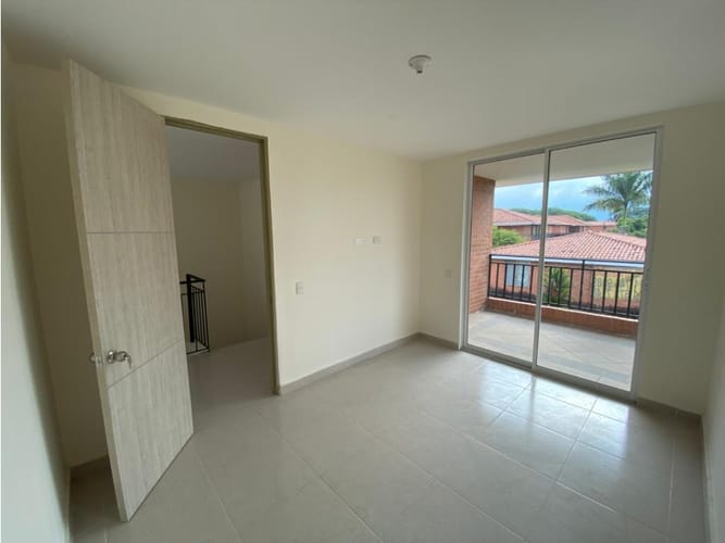 Casa de 5 alcobas en venta en El Castillo, Jamundí, 224 m² · foto 7 de 12