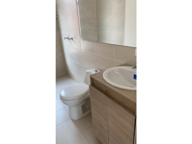 Casa de 5 alcobas en venta en El Castillo, Jamundí, 224 m² · foto 11 de 12