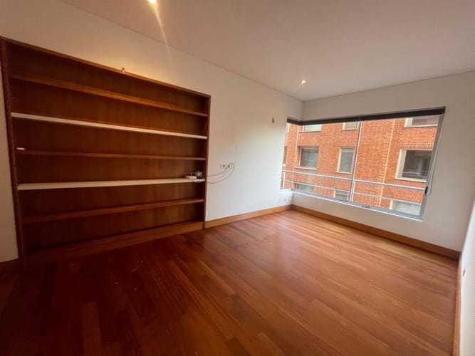 Apartamento de 2 alcobas en venta en Chico, Bogotá, 121 m² · foto 9 de 18