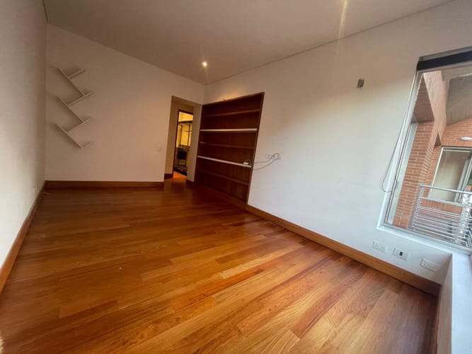 Apartamento de 2 alcobas en venta en Chico, Bogotá, 121 m² · foto 11 de 18