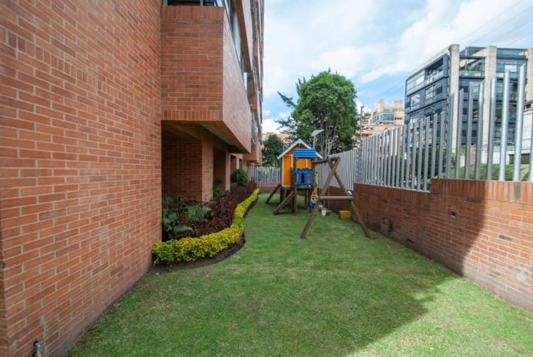 Apartamento de 2 alcobas en venta en Chico, Bogotá, 121 m² · foto 17 de 18