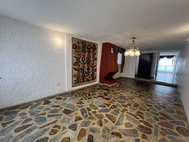 Casa en venta en Pontevedra, Bogotá · foto 5 de 24
