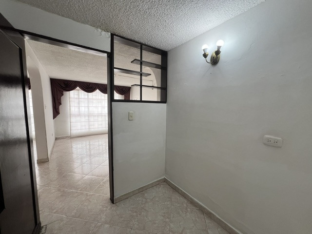 Casa en venta en Pontevedra, Bogotá · foto 6 de 24