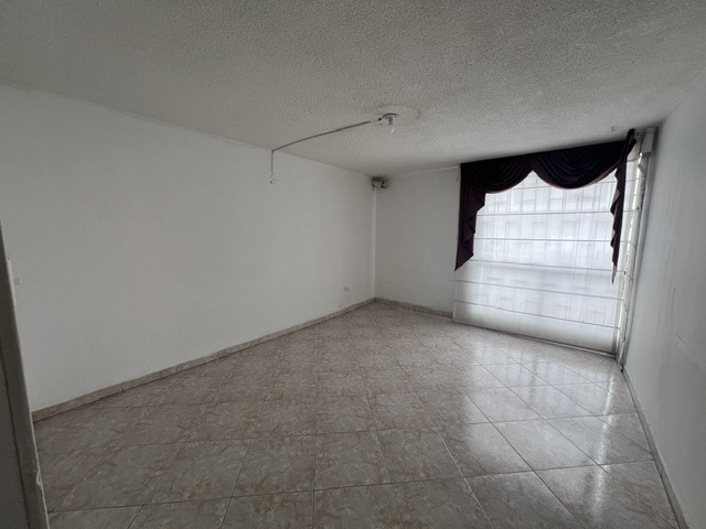 Casa en venta en Pontevedra, Bogotá · foto 7 de 24